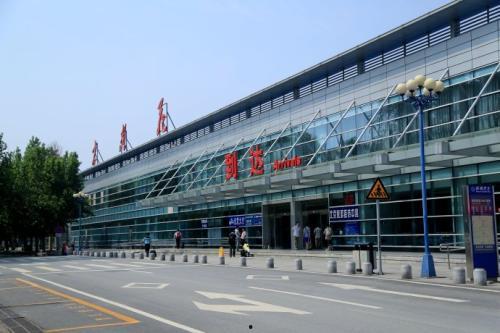 临沂东站吃瓜,吃瓜群众的味蕾盛宴