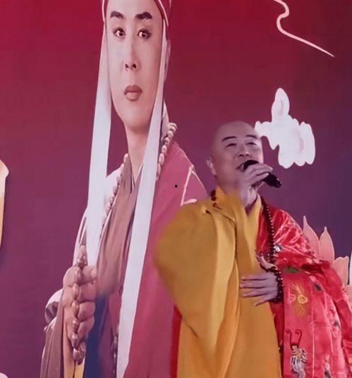 袈裟吃瓜,揭秘僧侣与世俗生活的微妙关系