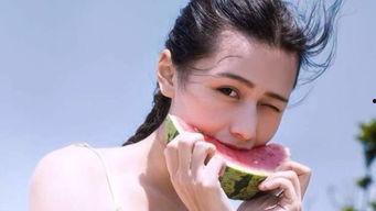 吃瓜美女吵架图片搞笑,吃瓜美女的欢乐争吵秀