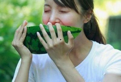 妇女在线吃瓜,妇女在线吃瓜，揭秘女性社交新趋势