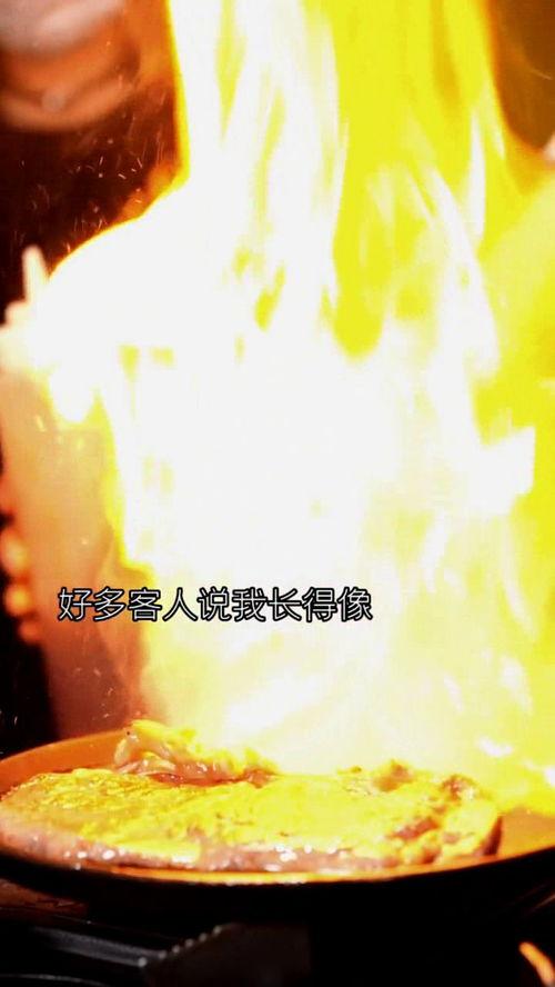 坐马路牙子吃瓜,马路牙子上的瓜香四溢