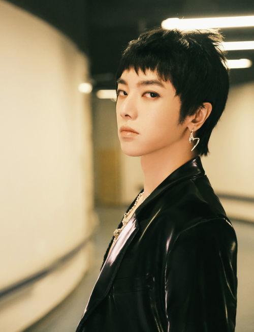 吃瓜产物(华晨宇,吃瓜产物如何蜕变为音乐界的璀璨明星