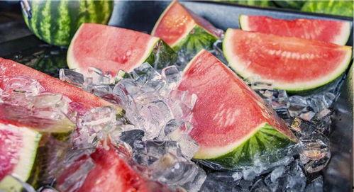 深圳龙岗吃瓜现场,街头热辣瞬间，见证城市活力