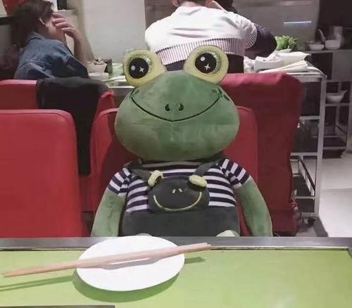 古典玩偶吃瓜视频,揭秘古董界的趣味瞬间